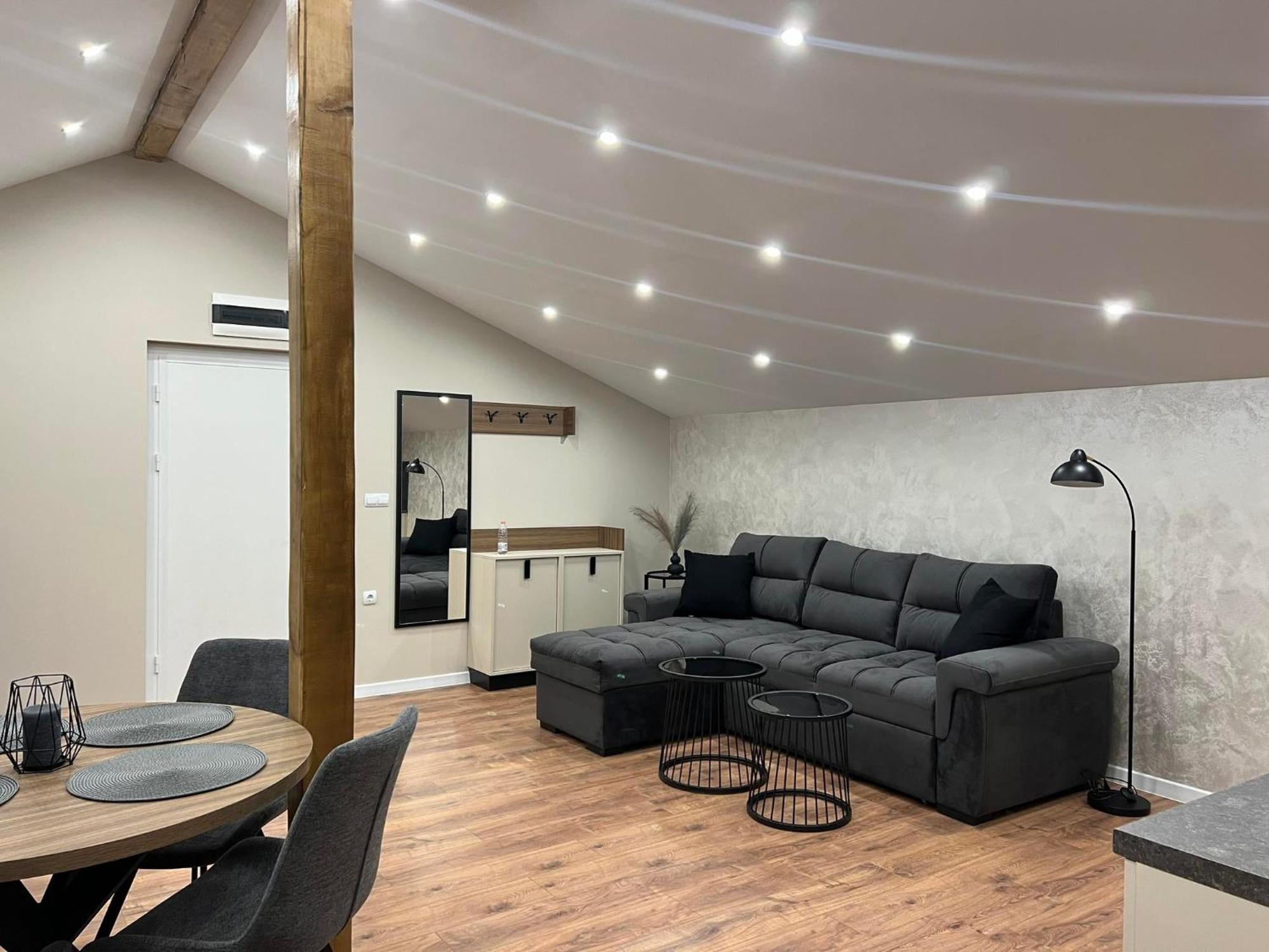Хотел Vip Apart House Плевна Экстерьер фото