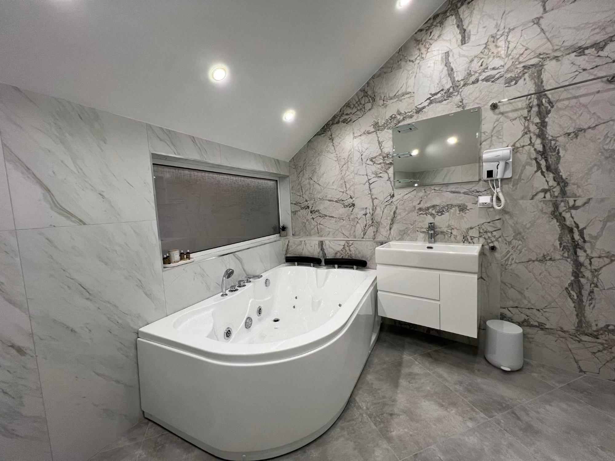 Хотел Vip Apart House Плевна Экстерьер фото