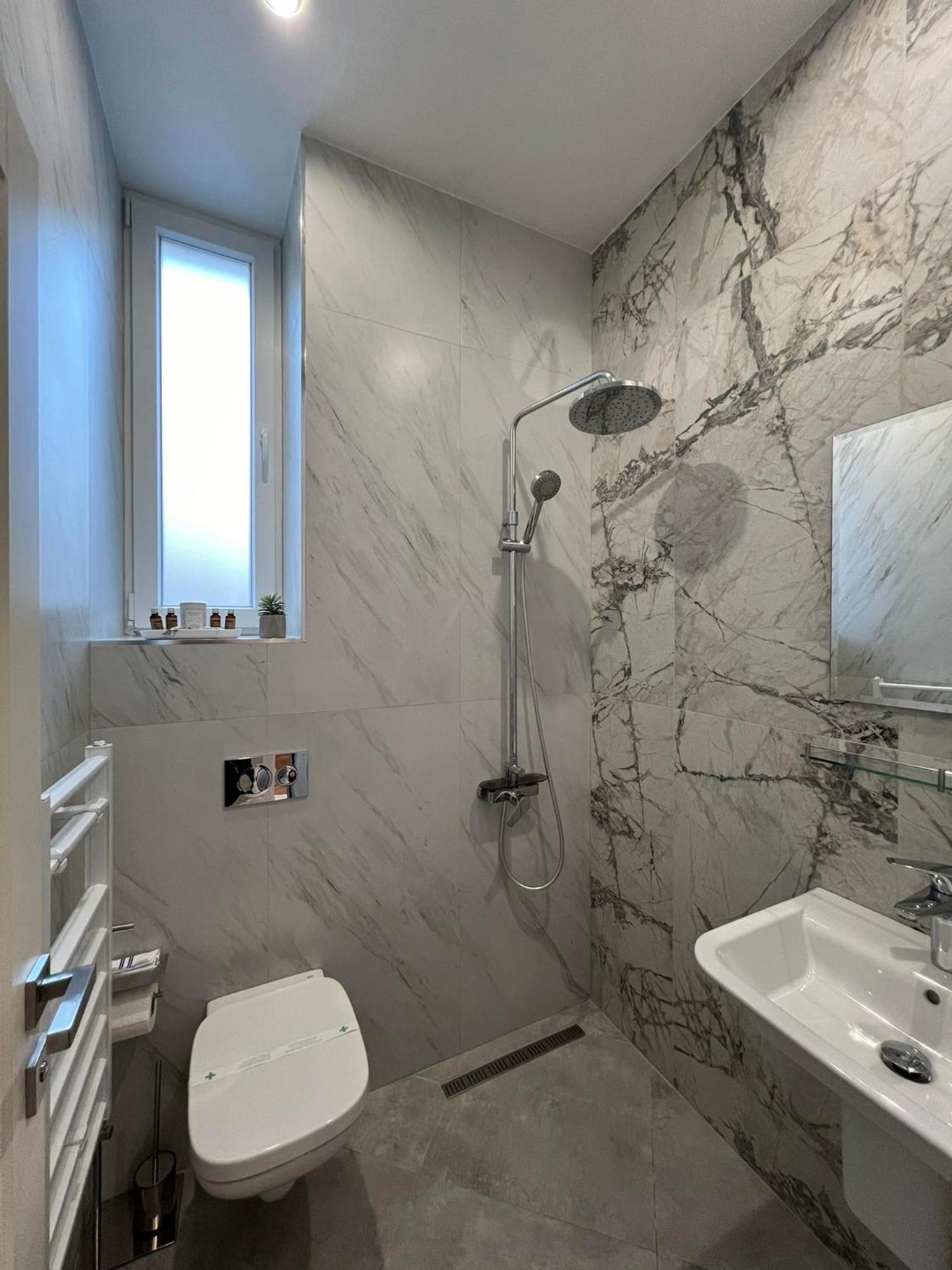 Хотел Vip Apart House Плевна Экстерьер фото